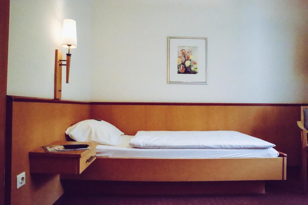 Cvjm-Tagungshaus Kassel Am Unesco-Welterbe Bergpark Wilhelmshoehe 外观 照片